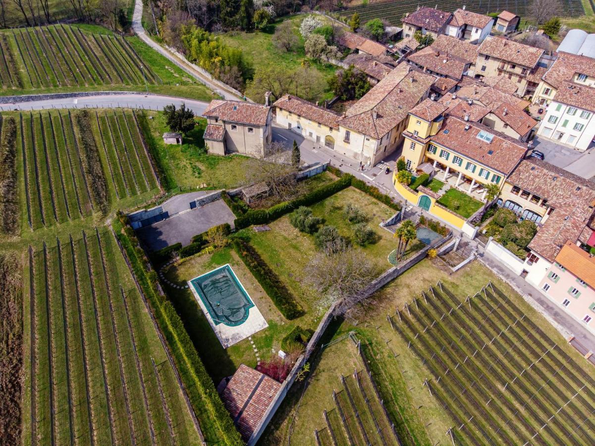Castello Di Brusata Apartment By Quokka 360 - Romantic Flat With Pool Мендрісіо Екстер'єр фото